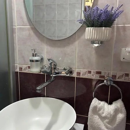 Teodora Apartman *