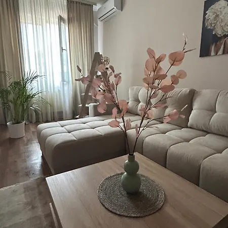 Teodora Apartment *